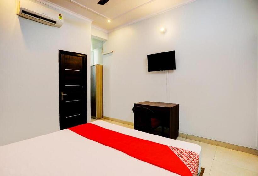 Hotel Oyo 29308 Virasat Shaheed Path Inn