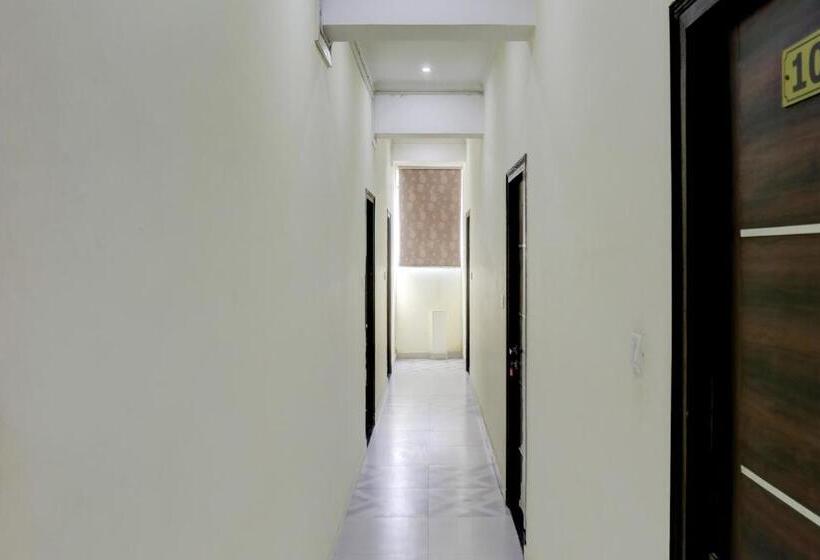 Hotel Oyo 29308 Virasat Shaheed Path Inn