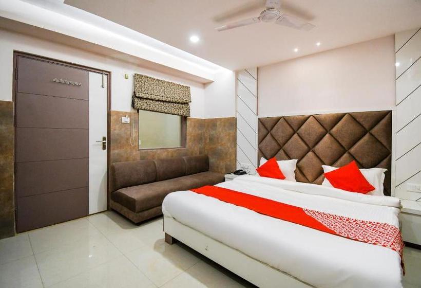 ホテル Oyo 70123 Sada Shiv Guest House