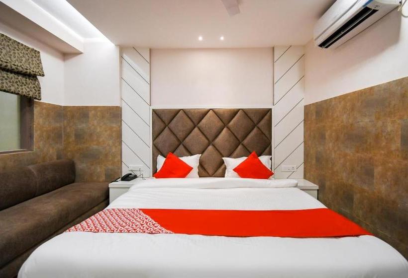ホテル Oyo 70123 Sada Shiv Guest House