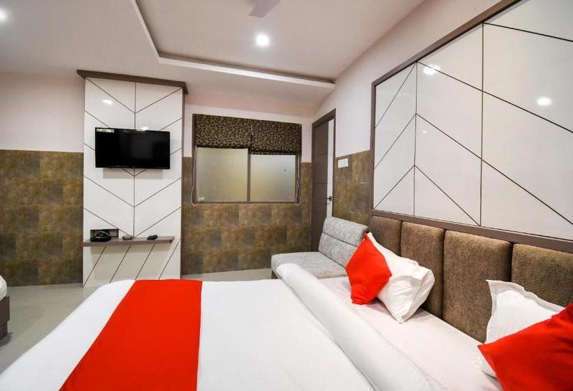 ホテル Oyo 70123 Sada Shiv Guest House