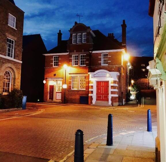 پانسیون The Old Post Office Boutique Guesthouse