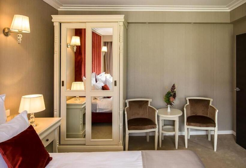 استراحتگاه Carpat Inn