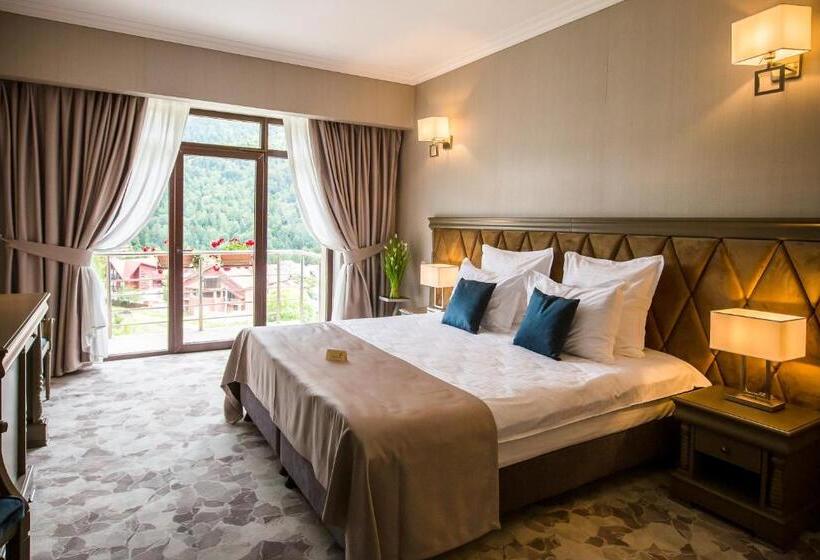 استراحتگاه Carpat Inn