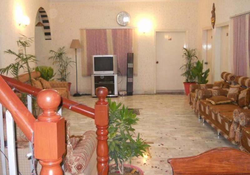 هتل Sunrise Guest House Multan