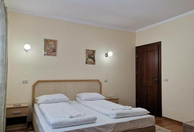 بنسيون Fantanita Craiesei