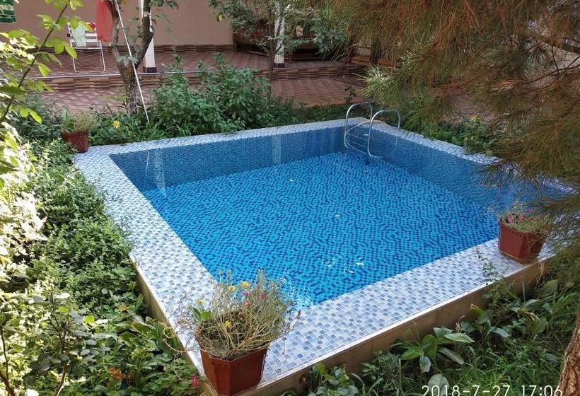 بنسيون Faride Guest House