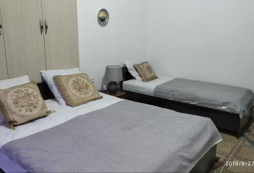 بنسيون Faride Guest House
