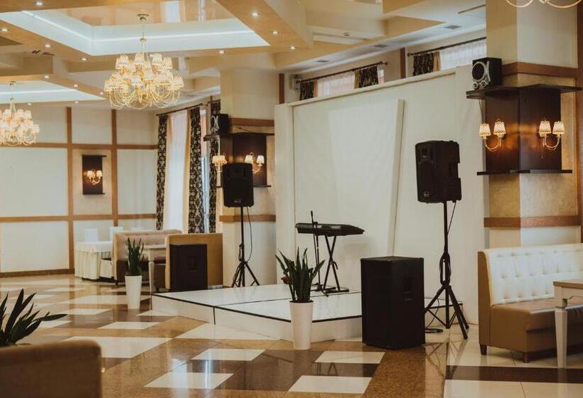 فندق صغير Trio Hotel Restaurant