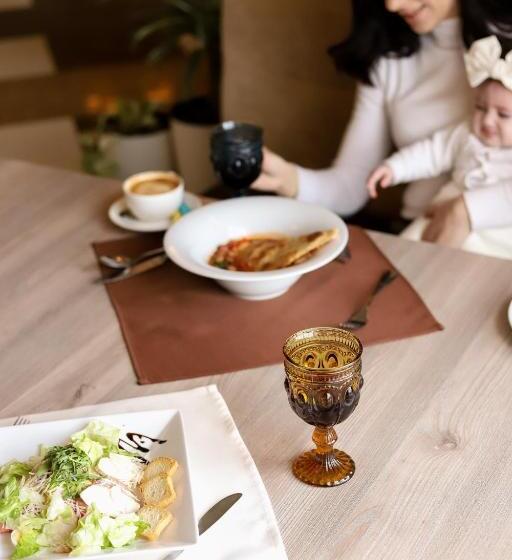 فندق صغير Trio Hotel Restaurant