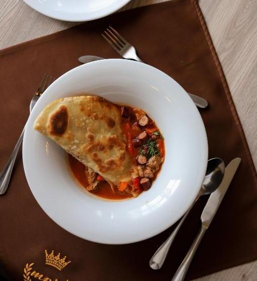 فندق صغير Trio Hotel Restaurant