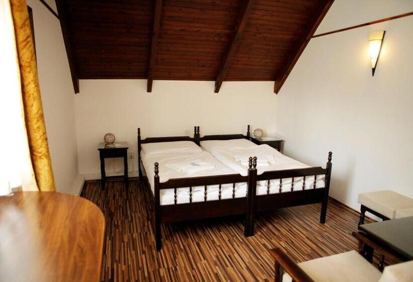 Motel M