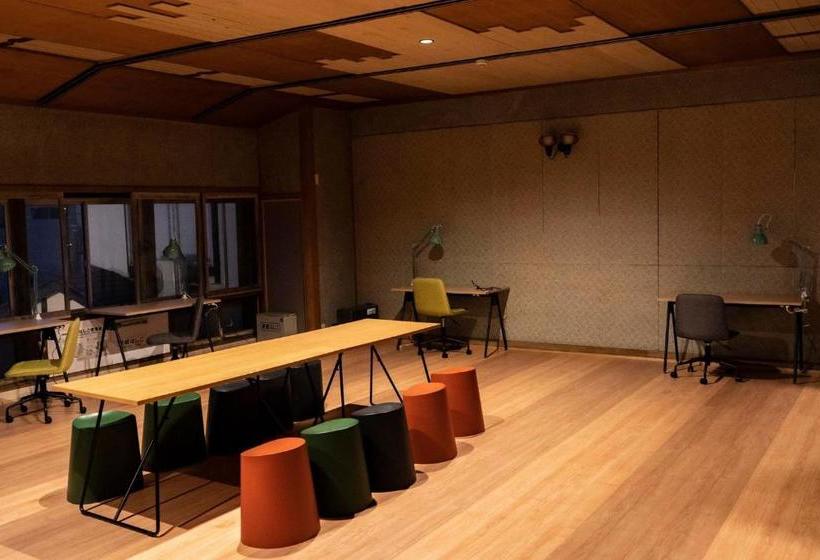 פנסיון Hostel Perch