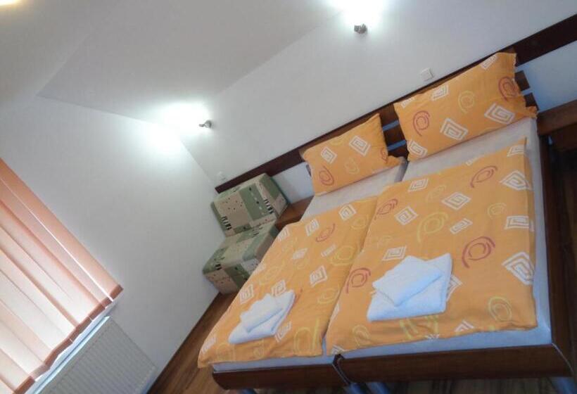 بنسيون Penzión Vila Dalí