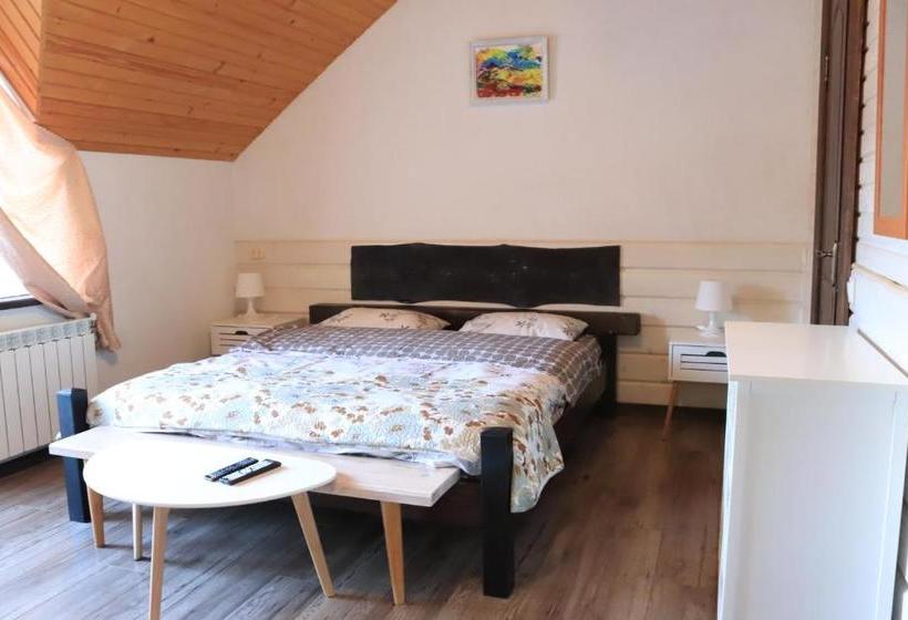 Pension (Hôtel basse catégorie) захарова оселя