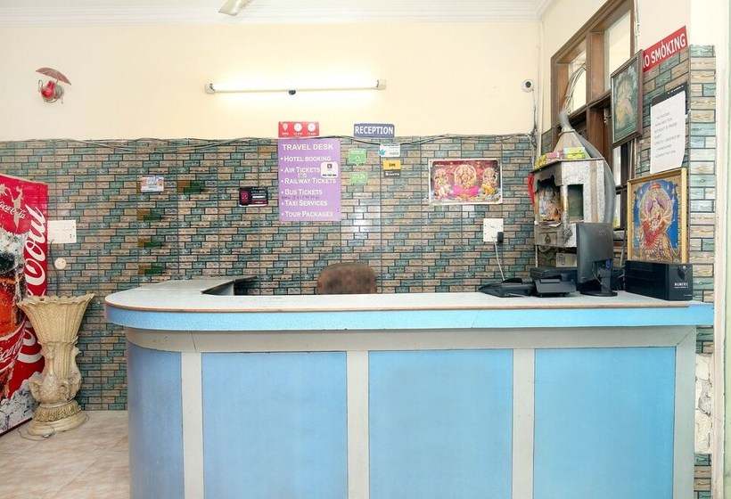 酒店 Surya Palace By Oyo Rooms