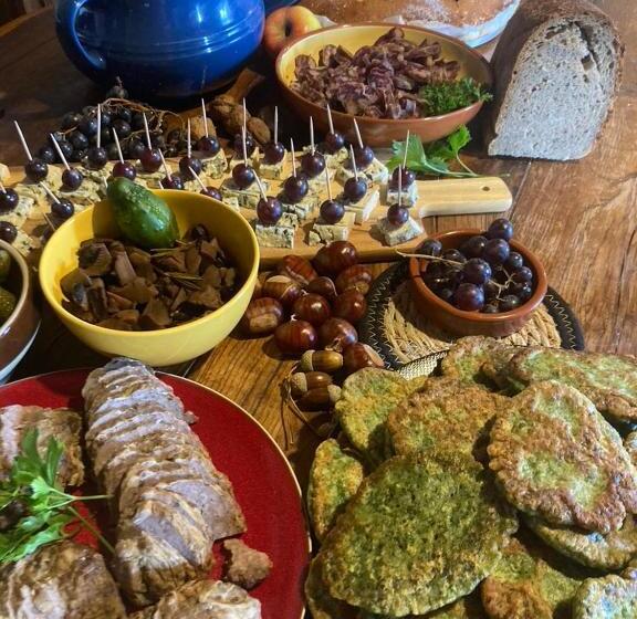 住宿加早餐  Lo Soulenquo à Fonteilles Sur Le Gr 65