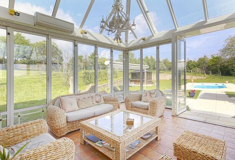 بنسيون La Source Gilhodes