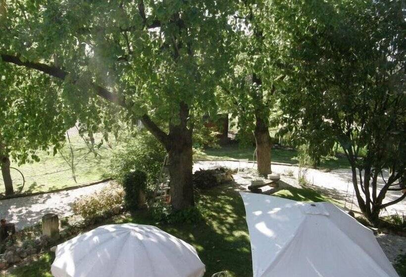 ペンション La Gentilhommière Restaurant Etincelles