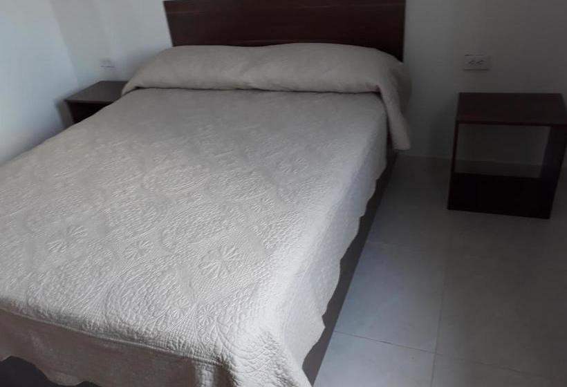 پانسیون Ludisa House