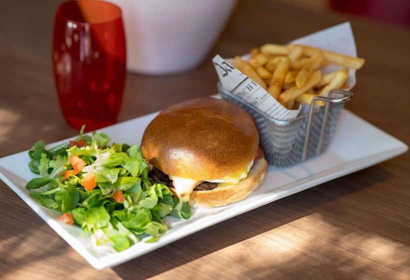 בית מלון כפרי Campanile Tours Sud  Chambraylestours