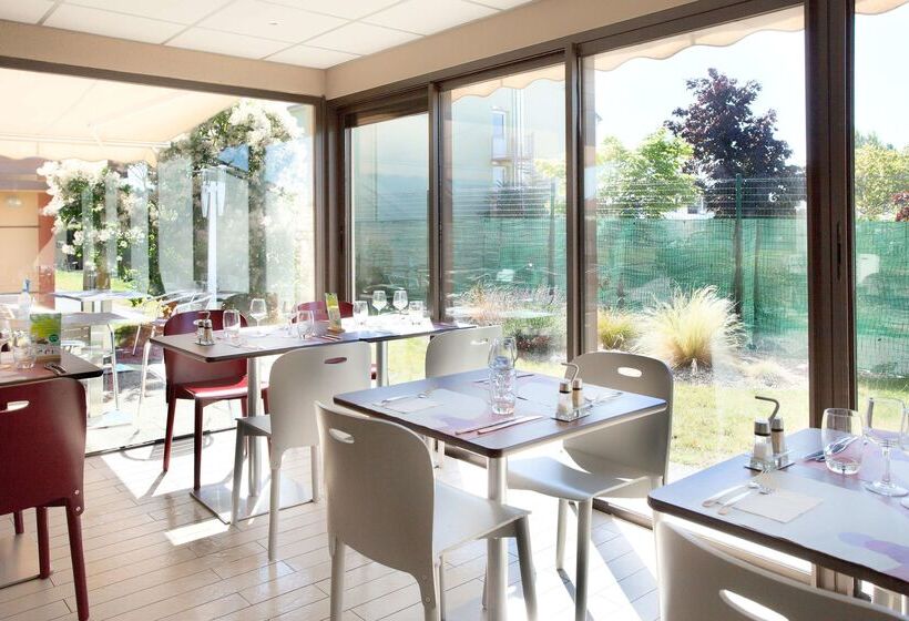 בית מלון כפרי Campanile Tours Sud  Chambraylestours