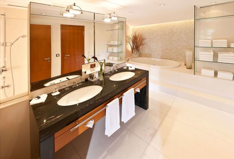 هتل Dorint An Der Messe Köln