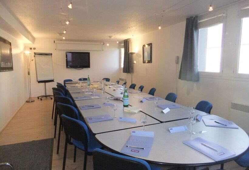 هتل Restaurant Kyriad Brive Centre