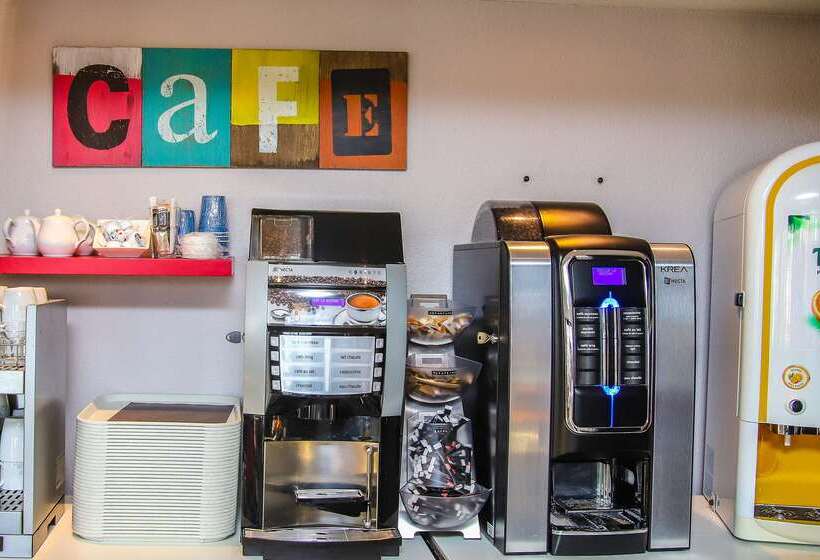 هتل Restaurant Kyriad Brive Centre