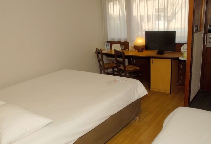 هتل Kyriad Direct Marseille Est La Valentine