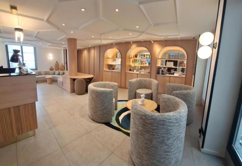 هتل Mercure Paris Arc De Triomphe Wagram