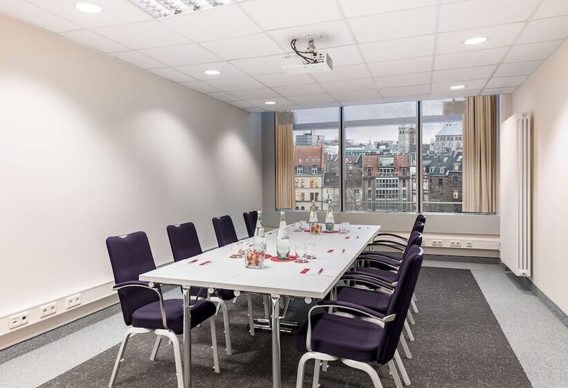 هتل NH Collection Koln Mediapark