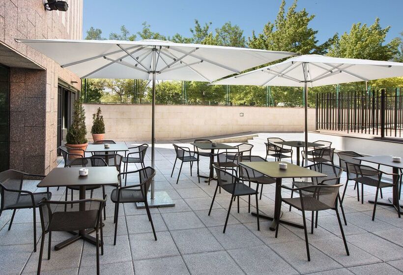 هتل NH Barajas Airport