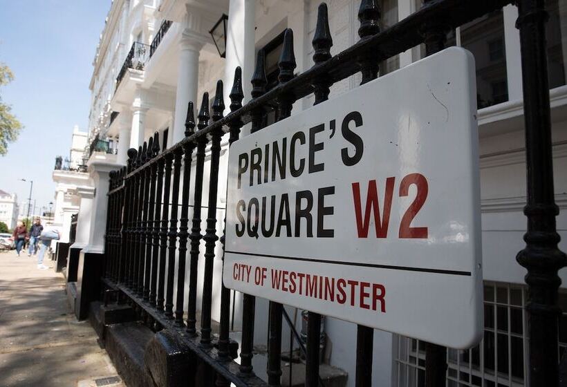 هتل Princes Square