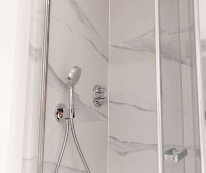 هتل Princes Square