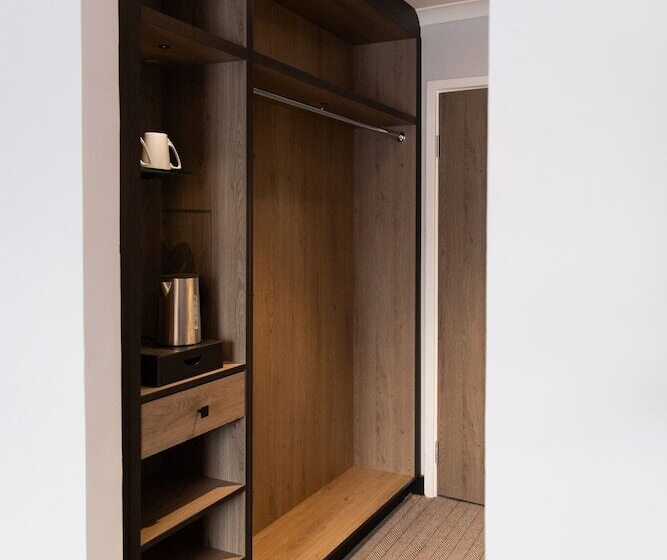 هتل Princes Square