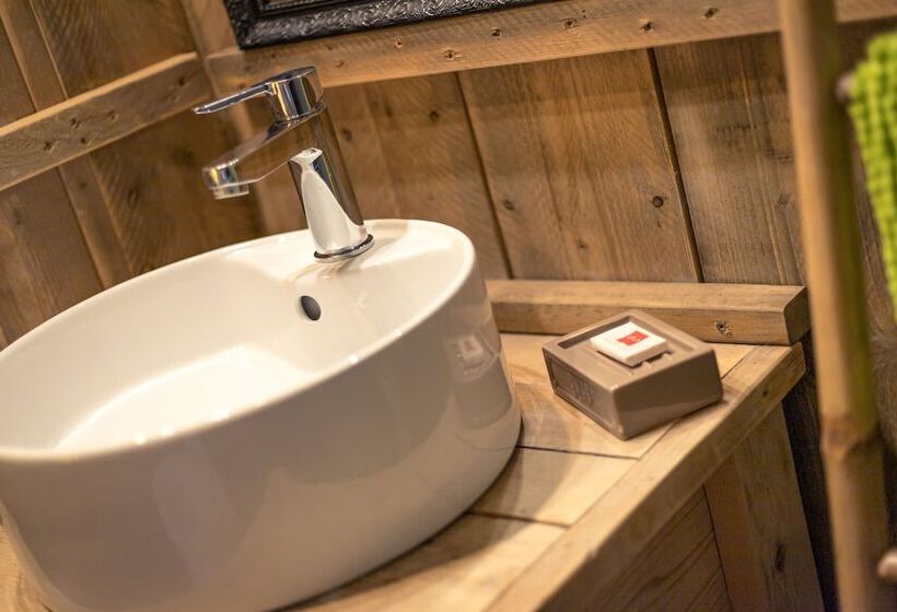 Отель Le Clos De Saires Lodges