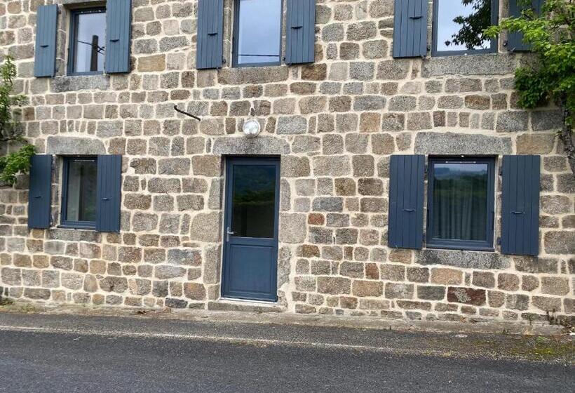 فندق Auberge De Thelis