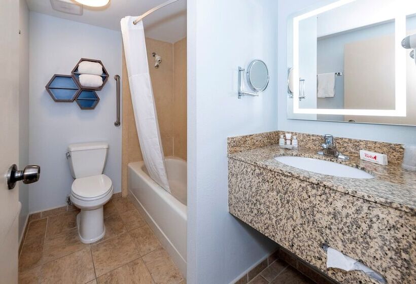 فندق Hometowne Studios By Red Roof Wilmington   New Castle