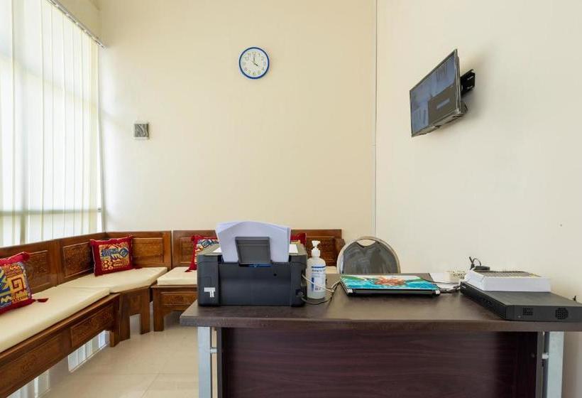 ホテル Oyo 3706 Griya Tentrem