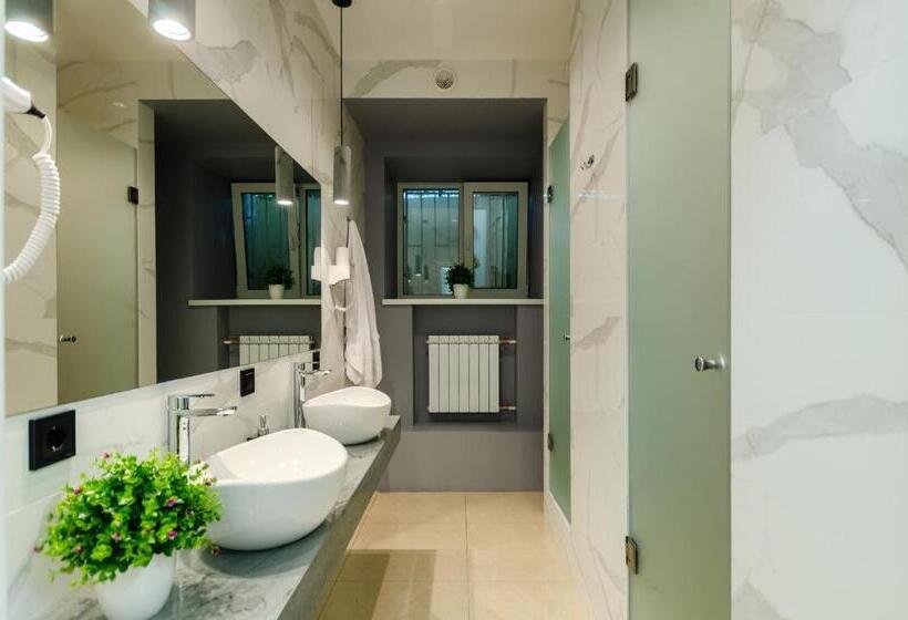 Underground Hostel