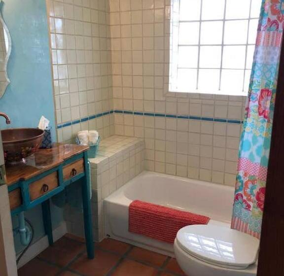 تختخواب و صبحانه El Viejo Adobe   Across From Sul Ross Campus