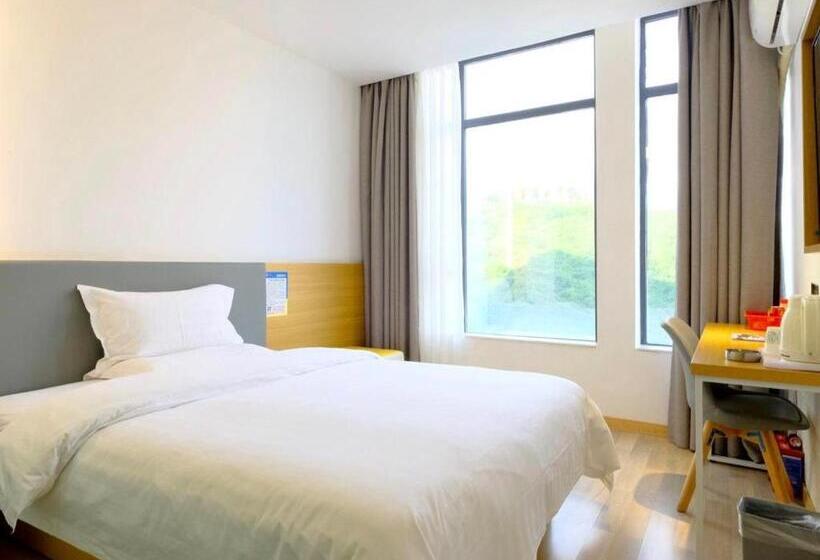 Отель 7 Days Guiyang Qingzhen Vocational Education City Time Guizhou Branch