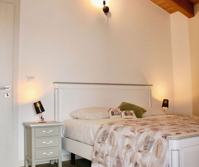 فندق Agriturismo Casale Ai Prati