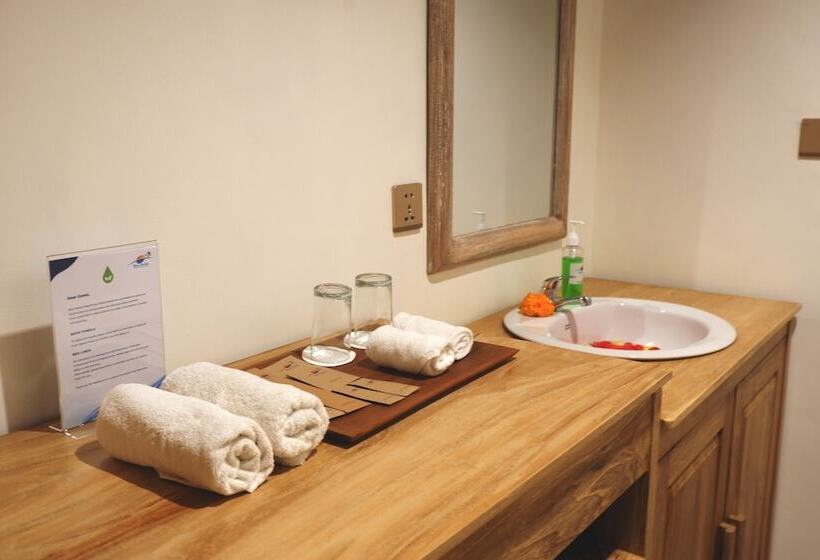 호텔 Blue Harbor Beachfront Villas & Resto