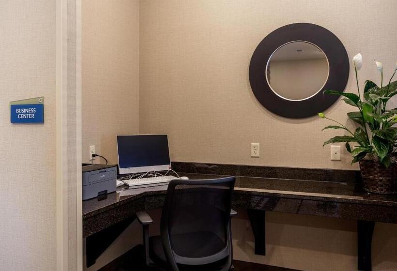 فندق Cobblestone Inn & Suites  Brookville