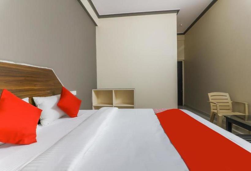 فندق Oyo 64632 Laxmi Palace