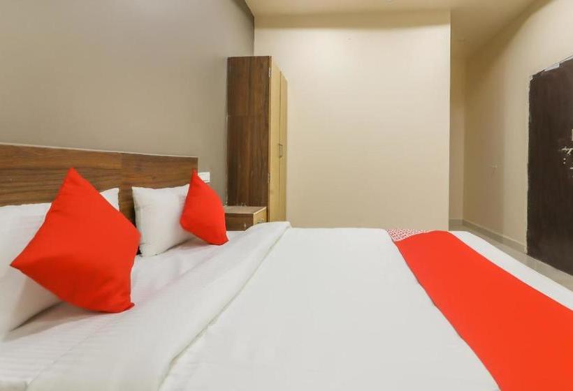 فندق Oyo 64632 Laxmi Palace