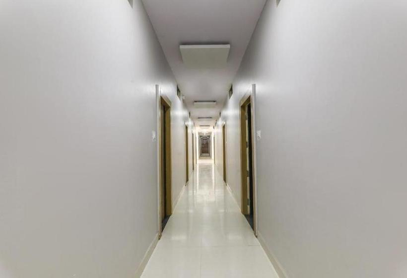 فندق Oyo 64632 Laxmi Palace