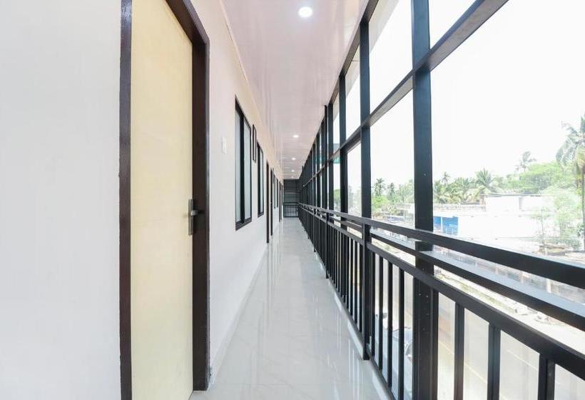 ホテル Oyo 70830 Fort Land Residency